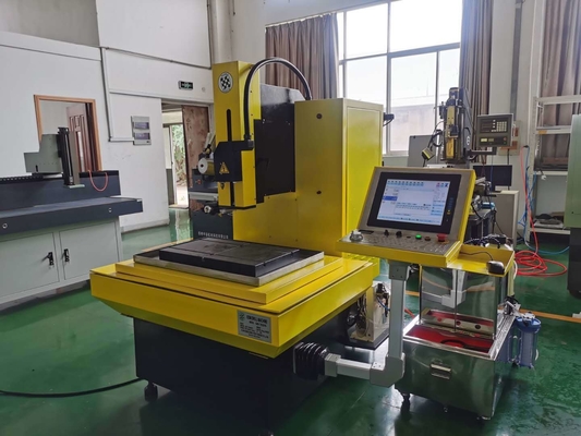EDM 작은 구멍 뚫기 기계 Sjd704c 경제적인 CNC 기계 도구