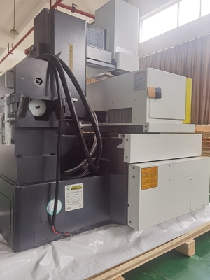스파크 작업 와이어 절단 CNC 기계 D320c 세르보 모터와 전기 방출