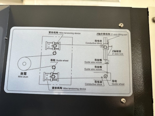 스파크 작업 와이어 절단 CNC 기계 D320c 세르보 모터와 전기 방출